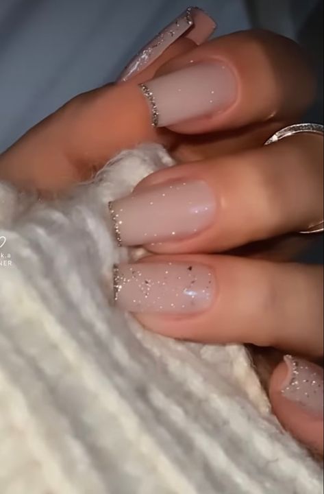 Milky White Nails With Gold Flakes, Milk Nails, White Nails With Gold, Nails With Glitter, Glitter French Tips, Milky Nails, Black Dresses Classy, Glitter Top, Nail Designs Glitter