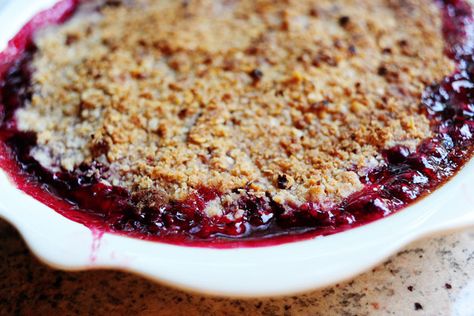 Raspberry Crisp, Raspberry Desserts, Raspberry Recipes, Berries Recipes, Köstliche Desserts, Eat Dessert First, Pie Dessert, Yummy Sweets, How Sweet Eats