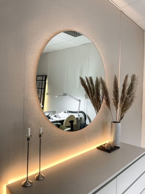 Round Mirror Ideas Living Room, Bedroom With Circle Mirror, Wall Mirror Circle, Living Room Circle Mirror, Circle Mirror Hallway, Mirror Circle Wall Decor, Circular Wall Mirror, Led Circle Mirror, Circular Mirrors On Wall Decor