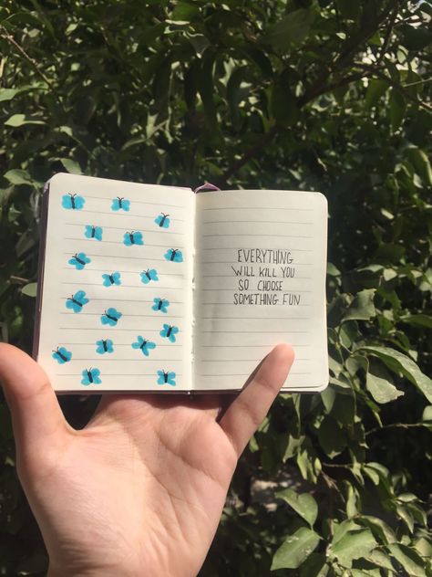 Small Drawings For Journals, Small Diary Painting Ideas, What To Do In Small Diary, Small Diary Art, Jornal Idea Dairy, Small Journal Aesthetic, Small Drawings For Diary, Mini Diary Journal Ideas, Mini Dairy Ideas