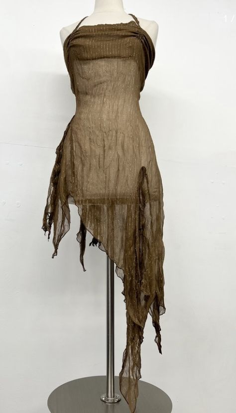 Tree Fashion Design, Torn Dress Aesthetic, Swamp Aesthetic Clothes, Burnt Clothing, Solar Punk Outfit, Brown Fairy Dress, Burning Clothes, Solar Punk Fashion, Peter Pan Kostüm