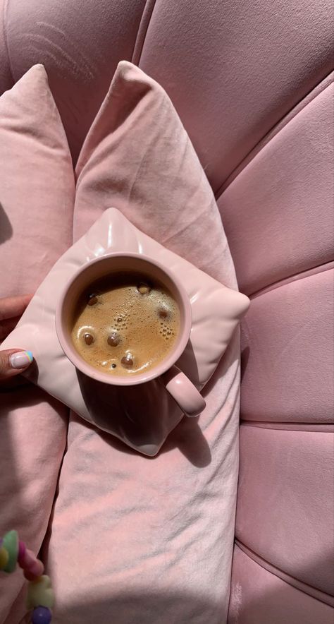 #coffeeaddict #coffeeaesthetic #pink #pinkcore #pinkaesthetictheme #aesthetictumblr #aesthetic #morningroutine Coffee Decanters, Phone Wallpaper Boho, Pretty Coffee, Pink Foods, Pink Life, Pretty Drinks, Pink Pillows, Pink Vibes, Everything Pink