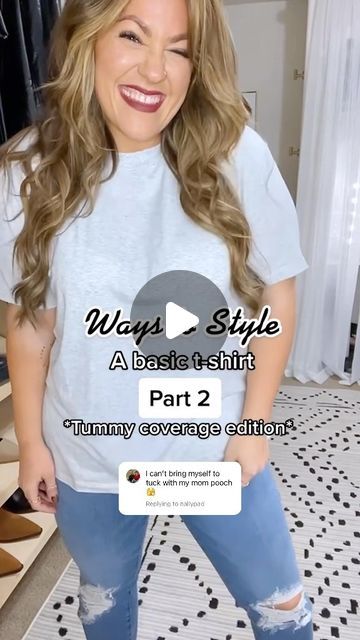 Jeans And Tshirt Photoshoot, How To Tie A Big Shirt Ideas, Ways To Style Big Tshirts, How To Make Jeans And A Tshirt Look Cute, Jeans With Tshirt Outfit, How To Wear Graphic Tees, Tee Shirt Hacks, How To Style A White Tshirt, Long T Shirt Hacks