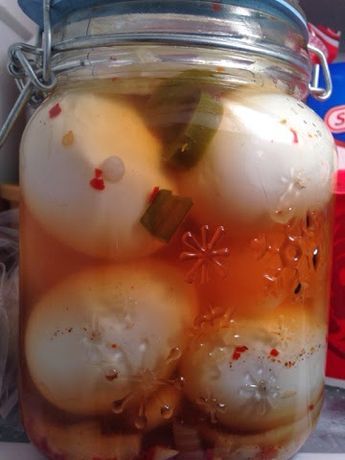 Randomly Singing "Hey Jude": Sweet and Spicy Pickled Eggs Sweet Pickled Eggs Recipe, Pickeled Eggs, Best Pickled Eggs, Spicy Pickled Eggs, Pickled Sausage, Picked Eggs, Pickled Quail Eggs, Pickled Egg, Pickled Eggs Recipe