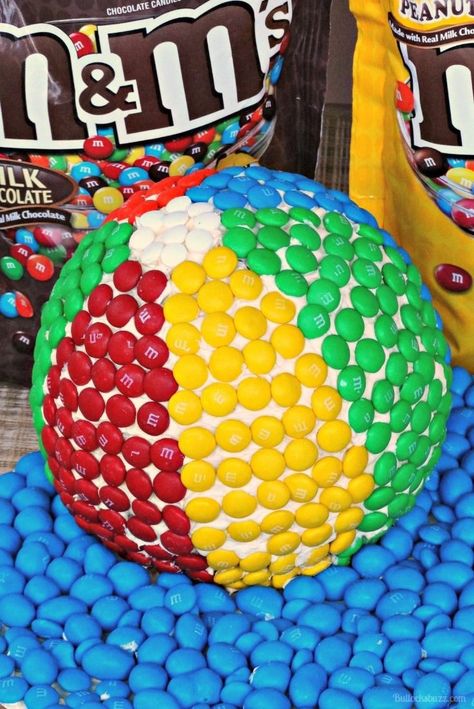 Beach Ball Cake, Beach Ball Party, M&m Cake, Pool Party Ideas, Ball Cake, Vanilla Icing, Beach Themed Party, Ball Party, Pool Birthday Party