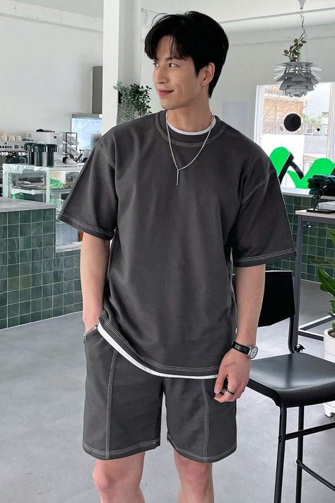 This men's crew neck short set is made from cotton and polyester. Contrast Trim Drop Shoulder Tee & Shorts, half sleeve. #men #shortset #koreanfashion Korean Shorts Outfit, Tshirt Marketing, Half Sleeve Men, Long Shirt Men, Korean Men Fashion, Best Man's Outfit, Korean Fashion Shorts, Mens Shorts Outfits, Tee Shorts