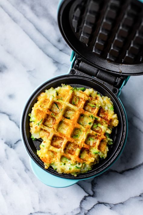 Zucchini Waffles, Waffle Iron Recipes, Summer Zucchini, Waffle Ingredients, Waffle Maker Recipes, Savory Waffles, Zucchini Fritters, Skinny Taste Recipes, Waffle Iron