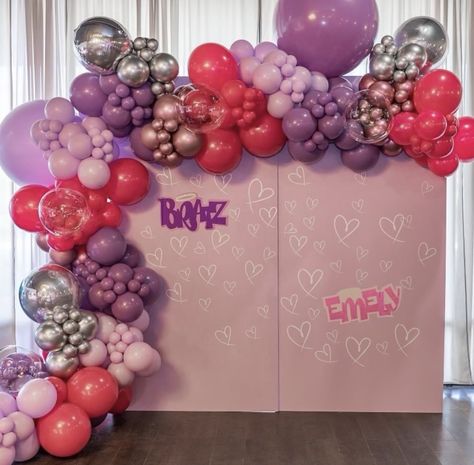 Brat Vs Barbie Party, Bratz Balloon Garland, Bratz Themed Bachelorette Party, Bratz Centerpieces, Bratz Birthday Party Ideas 21, Baby Bratz Birthday Party Ideas, Y2k Centerpieces, Bratz Baby Shower Ideas, Brats Party Ideas