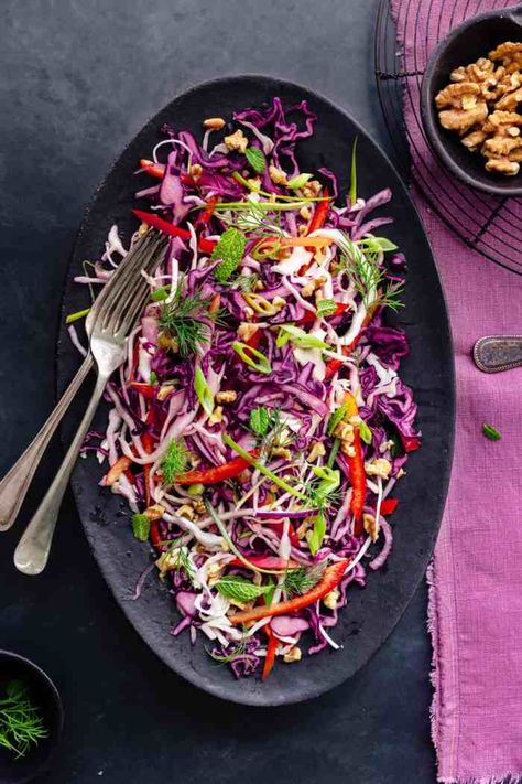 Kitchen Table Background, Sunflower Sprouts, Christmas Vegetables, Indian Salads, Black Kitchen Table, Christmas Salad Recipes, Coleslaw Salad, Cabbage Salad Recipes, Oil Dressing