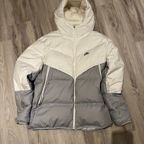 Nike Storm FIT Windrunner Nike Puffer Jacket, Nike Puffer, Nike Clothes, Super Man, Nike Outfits, New Nike, Puffer Jacket, Superman, Perfect Gift