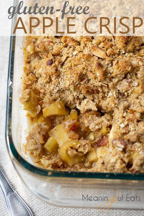 Gluten-Free Apple Crisp! An easy, healthy apple crisp everyone will love! The perfect gluten-free fall or Thanksgiving dessert. #glutenfreeapplecrisp #applecrisprecipe #applecrisp #glutenfreethanksgiving Gluten Free Apple Desserts, Glazed Apples, Apple Crisp Dessert, Crisp Desserts, Gluten Free Thanksgiving Recipes, Healthy Apple Crisp, Gluten Free Apple Crisp, Easy Apple Crisp Recipe, Gluten Free Apple