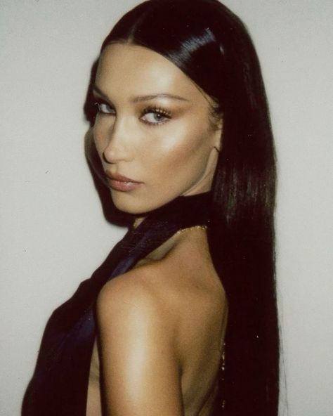 Bella hadid    #bellahadid #offdutymodle #officesiren #oldmoney #kendalljenner Dirty martini, nyc, Serena van der woodsen, gossip girl, star girl, city girl, night club, old money, cool girl, it girl, elegance, olives, tumblr girls, 2014, 2015, brandy Melville Abercrombie & fitch, lady killers, g eazy model Victoria secret model aesthetic, Bella hadid aesthetic, gigi hadid aesthetic, straight hair side part, young teen, young aesthetic, skin care, aesthetic Kate moss, vogue, runway model, Aesthetic Straight Hair, Straight Hair Side Part, Super Model Aesthetic, Gigi Hadid Aesthetic, Kate Moss Vogue, Runway Model Aesthetic, Bella Hadid Runway, Hair Side Part, Young Aesthetic