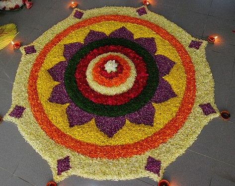 Real Flower Rangoli, Onam Decoration, Rangoli Ideas For Diwali, Onam Pookalam Design, Floral Rangoli, Onam Pookalam, Pookalam Design, Flowers Rangoli, Flower Kolam