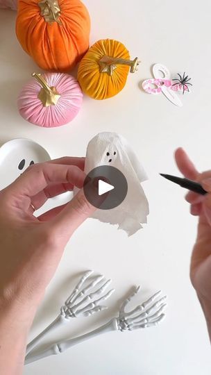 28K views · 888 reactions | DIY Ghost Lights! Super simple to make and such a cute decoration! 👻✨✨ I used paper towels, glue, and a string of lights.

Make sure to follow @luciamallea for more fun crafts! 🕯️🦇🖤

Guirnaldita de 👻 súper fácil de hacer! Son un amor para decorar todos los rincones 🥹 síganme para más magias

#halloween #halloweencrafts #diyhalloween #halloweencrafts #diy #ghost | Lucia Mallea Diy Ghost, Halloween Decorations For Kids, Ghost Diy, String Of Lights, Ghost Lights, Halloween Decorating, Paper Towels, Halloween Decoration, Diy Halloween Decorations