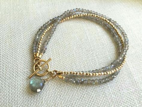 Shiny Bracelets, Diamond Bracelet Design, Jewelry Staples, Classic Bracelets, Girly Jewelry, Bead Jewellery, Diamond Fashion, Toggle Clasp, Gemstone Bracelets