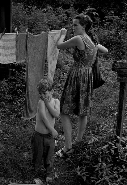 Coal mining family at home just outside of Everts, Harlan County, Kentucky, by Robert Gumpert, 1974 Harlan County, Appalachian People, Family At Home, Coal Miners, Southern Gothic, Appalachian Mountains, Coal Mining, Black And White Prints, Old Pictures