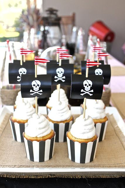 cupcakes  Captain Hook Pirate Party! - Kara's Party Ideas - The Place for All Things Party Pirate Cupcake, 4de Verjaardag, Cupcake Flags, Peter Pan Party, Pirate Themed Birthday, Pirate Cake, Pirate Theme Party, Kids Themed Birthday Parties, Princess Theme Party