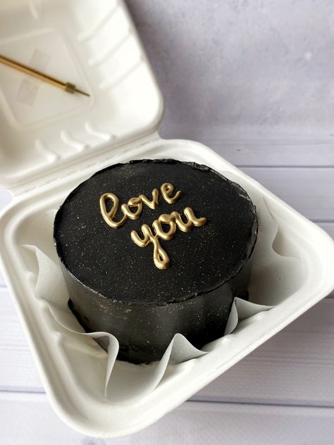 Mini Cake Ideas For Men, Mini Cakes Ideas For Men, Black And Gold Bento Cake, Banto Cake For Him, Bento Cakes For Him, Birthday Bento Cake For Men, Mini Cake For Boyfriend, Mini Cake Birthday Men, Mini Cake For Men