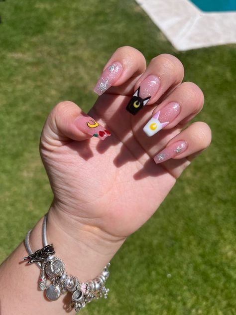 Uñas Sailor Moon, Nail Anime, Geek Nails, Bouillon Thai, Nike Nails, Sailor Moon Nails, Cat Nail Art, Purple Acrylic Nails, Hippie Nails