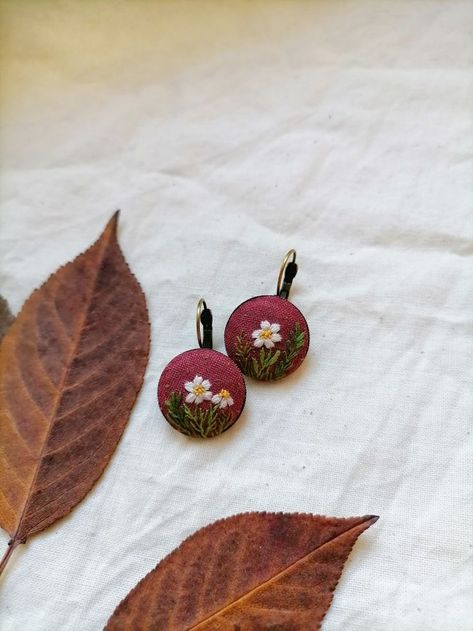 Small Fabric Earrings, Embroidered Earrings Handmade, Hand Embroidered Earrings, Hand Embroidery Earrings, Embroidered Earrings Diy, Diy Embroidery Earrings, Embroidered Fern, Embroidery Stitches Flowers, Embroidered Accessories