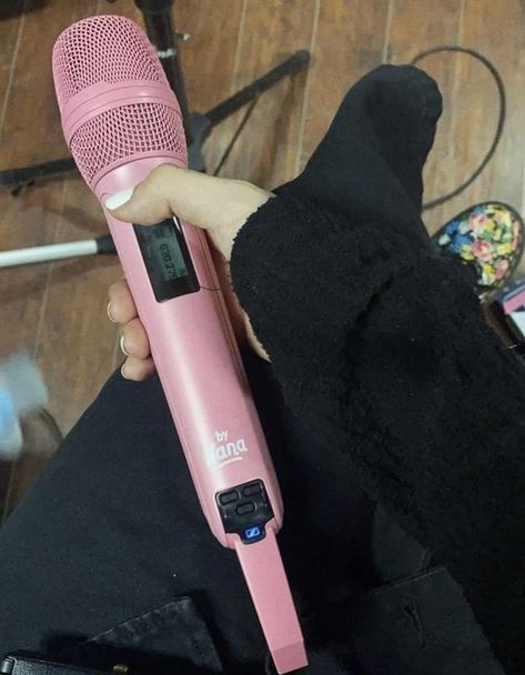 Blackpink Microphone Wallpaper, Pretty Microphones, Cute Microphone, Future Concert, Music Mic, Nana Ouyang, Music Supplies, Music Studio Room, Dream Music