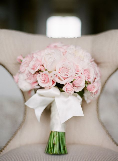 Soft pink roses // By Edge Flowers, Photographed by Kristen Gardner Photography Happy Birthday Flower Cake, Pastel Wedding Theme, Dc Washington, Romantic Wedding Ceremony, Green Color Palette, Bridal Bouquet Pink, Blossom Season, Rose Bridal Bouquet, Pink Rose Bouquet