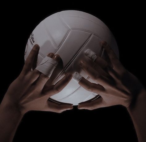 Volleyball Aesthetic, Volleyball Photography, Volleyball Wallpaper, Volleyball Poses, Volleyball Photos, Volleyball Skills, Volleyball Inspiration, Volleyball Tips, Volleyball Training