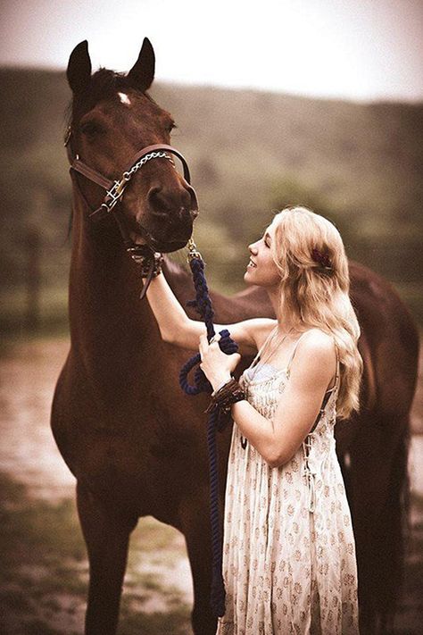 i have one other favorite but this one has a horse. and i love horses. <3 also there's just so much connection, and friendship and live in this picture, cant you see it too?  "FP Me Style Photos We Love!" Cow Boys, Horse Portrait, Equine Photography, Horse Life, Shooting Photo, Horse Photos, Horse Photography, Horse Pictures, Horse Love