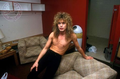 Rick Savage 80s Rock Hair, G Eazy Concert, Rick Allen Drummer, Def Leppard Rick Savage, Rick Sav Savage, Def Leppard Joe Elliot, Phil Collen, Rick Savage, Metal Boy