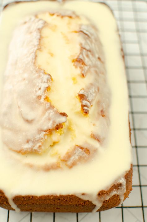 Glazed Eggnog Bread, Christmas Dessert Bread Recipes, Egg Nog Loaf Cake, Christmas Eggnog Bread Recipe, Eggnog Bread With Rum Glaze, Egg Nog Bread Recipe Easy, Christmas Eggnog Bread, Christmas Quick Breads, Eggnog Loaf