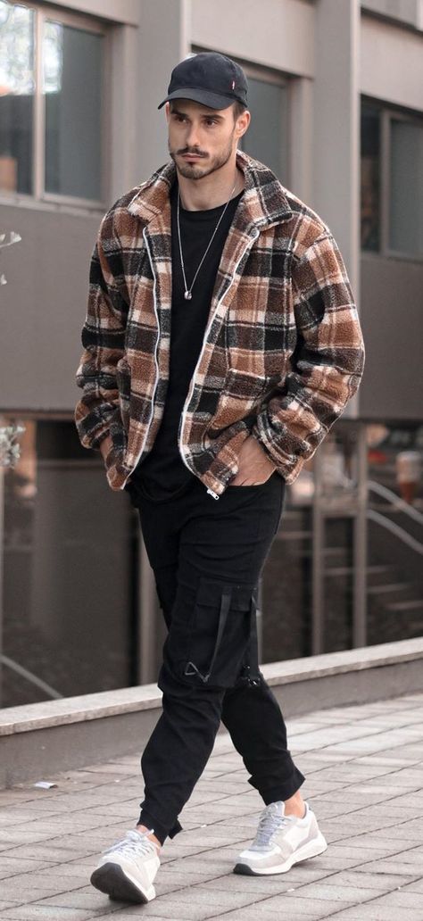 Formal Plaid Blazers to casual Plaid Jackets,you can wear plaid whenever and however you want. Here are 10 Cool Ways to Rock Plaid Jackets. Plaid Outfit Men, Plaid Jacket Outfit, Flannel Outfits Fall, Flannel Outfits Men, Mens Streetwear Outfits, Mens Fall Outfits, Flannel Shirt Outfit, Plaid Shirt Outfits, Shirt Outfit Men