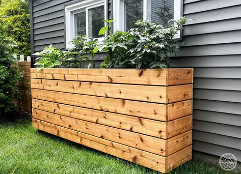 How To Build A Modern Raised Planter - DIY Huntress Front Yard Planters, Diy Wood Planters, Landscaping Pool, Deck Planters, Raised Planter Boxes, Garden Boxes Raised, Rectangle Planters, Small Backyard Landscaping Ideas, Porch Planters