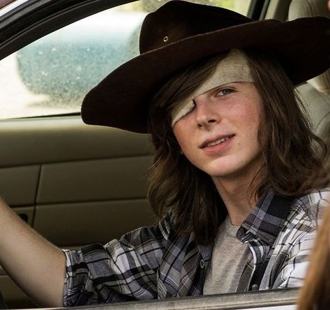 Carl Grimes Season 7, Carl The Walking Dead, Chandler Riggs, Fear The Walking, Carl Grimes, Rick Grimes, Daryl Dixon, Norman Reedus, Cute Actors