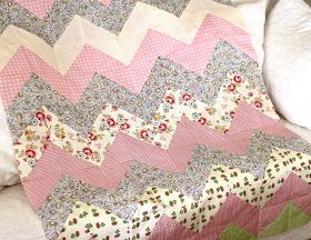 Chevron Tutorial, Zigzag Quilt, Chevron Baby Quilts, Zig Zag Quilt, Free Baby Quilt Patterns, Chevron Quilt Pattern, Girl Quilts Patterns, Baby Quilt Tutorials, Girl Quilts