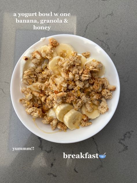 Yogurt Bowl With Granola, Aesthetic Granola Bowl, Banana Bowl Recipe, Banana Granola Yogurt Bowl, Granola Cereal Bowl, Greek Yogurt Granola Bowl, Granola Bowl Recipes, The Best Granola Recipe, Yogurt And Granola Bowl