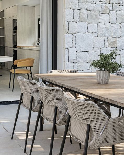 Porch Dining, Compact Dining Table, Balcony Chairs, Dining Inspiration, Italia Design, Patio Style, Large Dining Table, Small Outdoor Spaces, Interior Concept