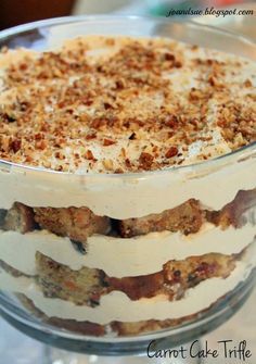 Carrot Cake Trifle, Trifle Bowl Recipes, Cake Trifle, Trifle Dessert Recipes, Trifle Dish, Trifle Desserts, Trifle Recipe, Pumpkin Cream, Köstliche Desserts