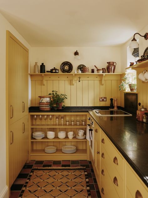 Swiss Coffee With Wood Trim, Kitchen In Victorian House, Victorian Kitchen Colors, Sudbury Yellow, 19th Century Kitchen, Kitchen Victorian, Victorian Country House, Joinery Design, Victorian Kitchen