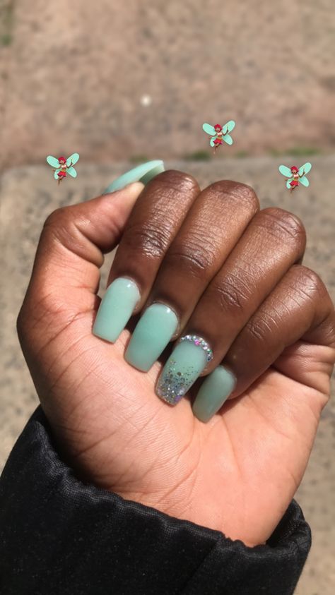 Sea Foam Green Nails, Light Teal Nails, Sea Foam Nails, Mint Blue Nails, Sea Green Nails, Seafoam Green Nails, Mint Green Nail Art, Mint Green Nail Designs, Short Almond Shape