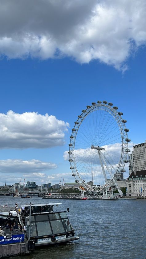 London eye @carrmencostoya London Eye Aesthetic, London Driving, Eye Aesthetic, Aesthetic London, Islamic Wallpaper Iphone, London Baby, London Aesthetic, Photos Of Eyes, Paris London