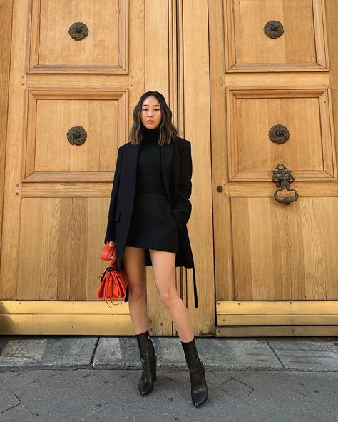 See and shop the 10 all-black outfit our editor can't wait to wear this fall. Aimee Song, Family Picture Outfits, Looks Black, Picture Outfits, Business Outfit, Black Women Fashion, All Black Outfit, Rainy Day Outfit, Black Mini Skirt