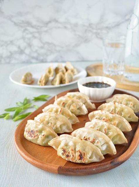 Veggie Potstickers Recipe Veggie Potstickers, Potsticker Recipe, Pot Stickers Recipe, Homemade Spring Rolls, Potstickers Recipe, Wonton Wrapper Recipes, Homemade Flour, Healthy Popcorn, Spring Roll Wrappers