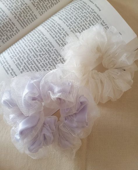 Hair accessories Net Scrunchies, Catchy Captions, Scrunchies Diy, Hair Scrunchies, Diy Hair Accessories, Diy Hair, Scrunchie Hairstyles, Diy Hairstyles, Hen