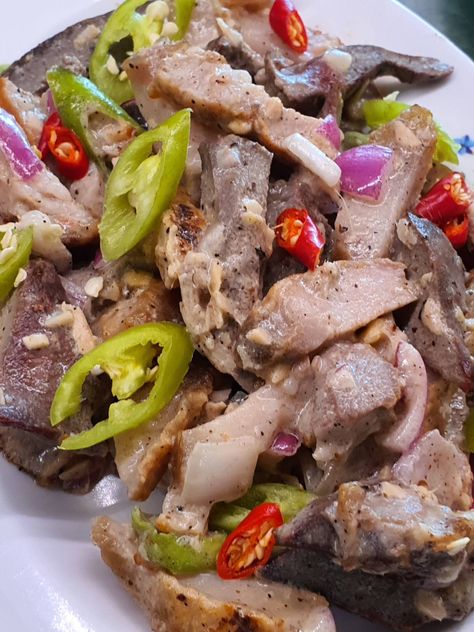 DINAKDAKAN | November 2021 Dinakdakan Recipe, Filipino Dishes, Gourmet Cooking, Far Cry, Pinoy Food, Cooking Set, Family Kitchen, Fair Food Recipes, Super Yummy