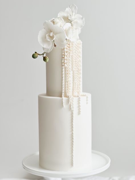 Orchid Wedding Cake, Orchid Cake, Wedding Cake Trends, Contemporary Wedding Cakes, Elegant Cake Design, Wedding Cake Pearls, Wedding Cake Display, Pearl Cake, Flowers And Pearls