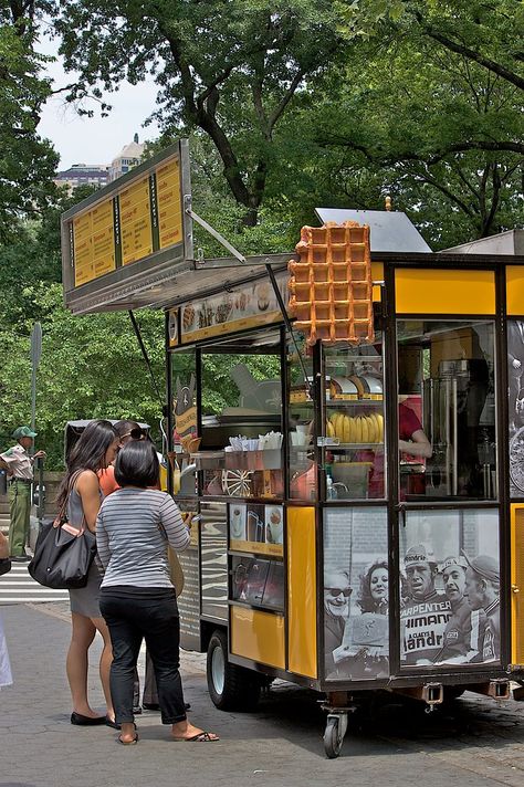 Waffle Shop, Food Stall Design, Gerobak Dorong, Mobile Cafe, Food Vans, Mobile Food Cart, Food Van, Waffle Bar, Food Kiosk