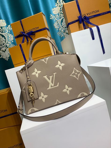 Hanging Bag, Louis Vuitton Monogram, Fashion Bags, Louis Vuitton, Monogram, Pattern