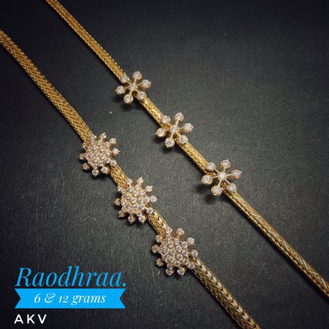 Chain Designs Gold, Pretty Gold Necklaces, Neck Pieces Jewelry, Gold Bridal Necklace, Black Beads Mangalsutra Design, Gold Earrings Models, Diamond Pendants Designs, Gold Mangalsutra Designs, Gold Chain Design