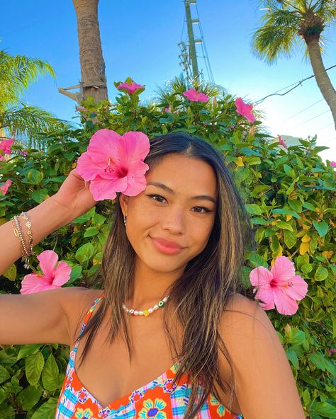 Tropical Girl, Summer Picture Poses, Summer Goals, Foto Poses, Photo Filters, Preppy Summer, Island Girl, Summer Dream, Summer Photos