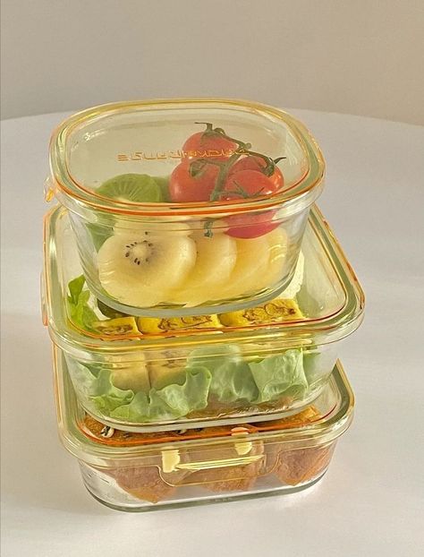 Glass Tupperware Aesthetic, Cute Tupperware Aesthetic, Aesthetic Tupperware, Tupperware Aesthetic, Kitchen Essentials List, Cute Bento, Lunch Box Containers, Kitchen Organisation, Fruit Photography